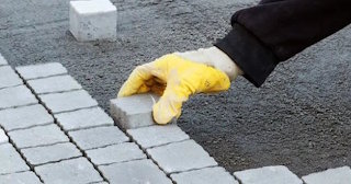 Укладка тротуарной плитки 50 на 50 в Белорецке в октябре