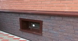 Облицовка цоколя панелями под камень в Белорецке в октябре