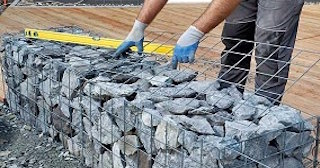 Устройство подпорной стенки из габионов в Белорецке в октябре